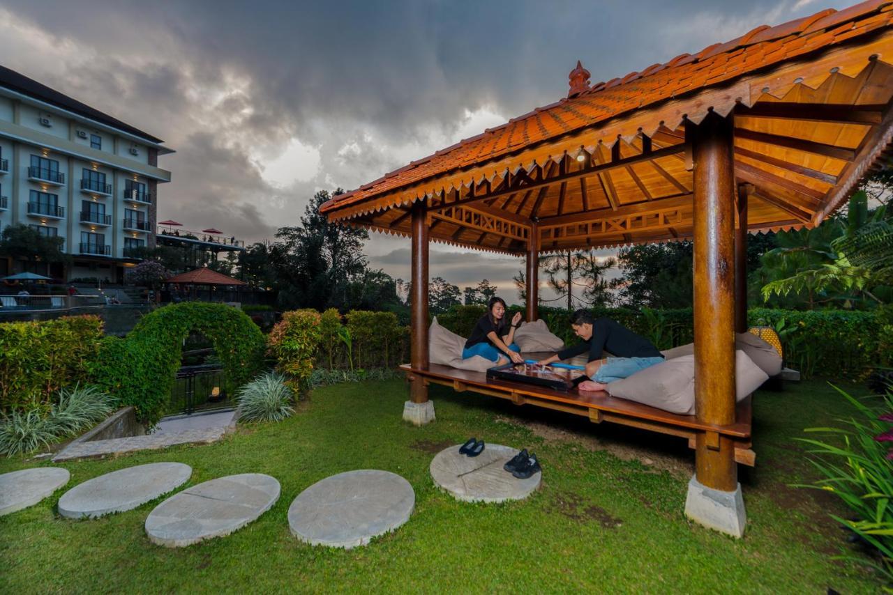 Nava Hotel Tawangmangu Kültér fotó