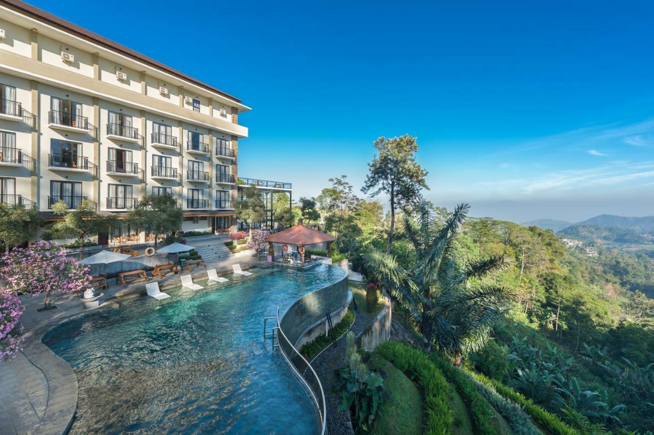 Nava Hotel Tawangmangu Kültér fotó