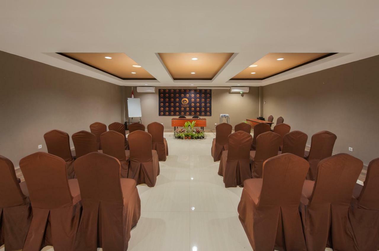 Nava Hotel Tawangmangu Kültér fotó