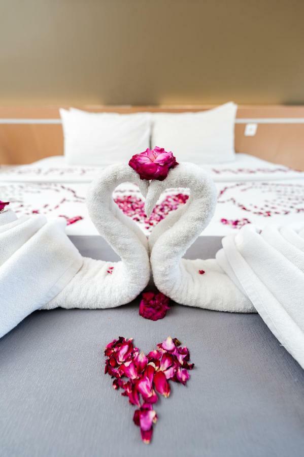 Nava Hotel Tawangmangu Kültér fotó
